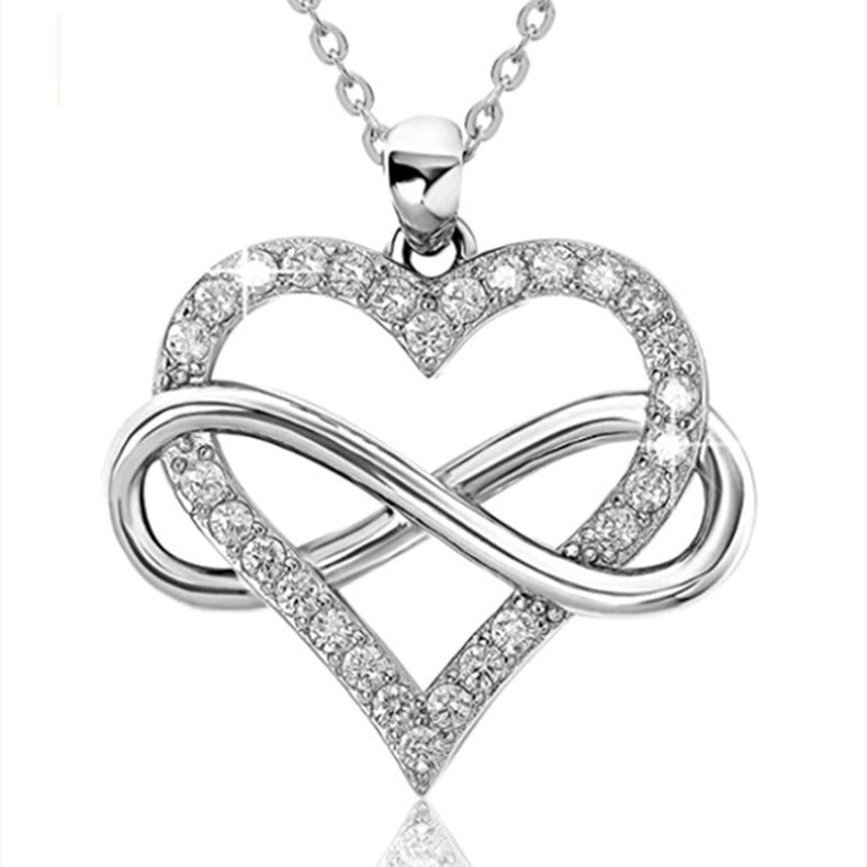 Women's Infinite Love Simple Heart-shaped Clavicle Necklaces