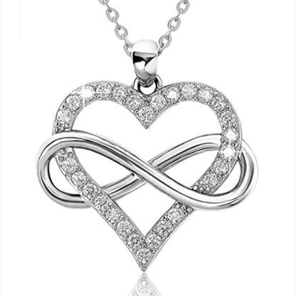 Women's Infinite Love Simple Heart-shaped Clavicle Necklaces