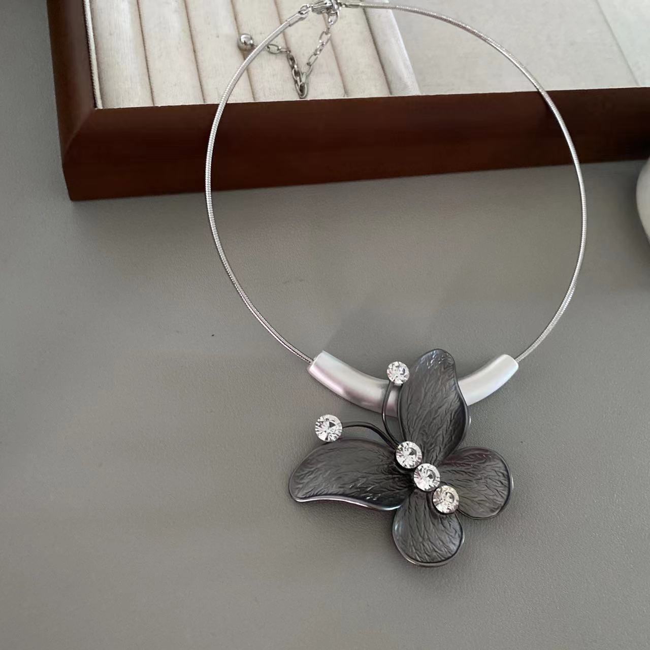 Special Interest Light Luxury Simple Graceful Necklaces