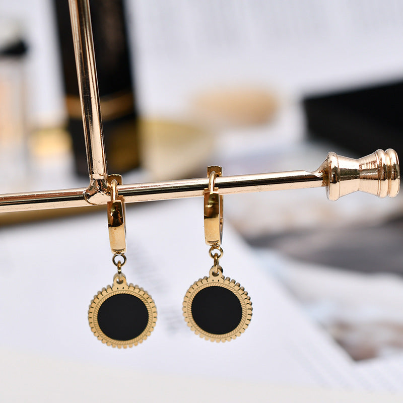 Personalized Round Black And White Shell Earrings