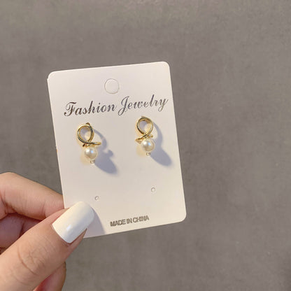 Female Simple Graceful Metal Quality Street Earrings