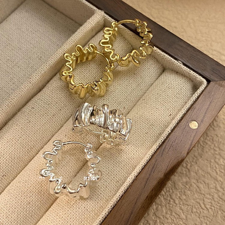 Women's Retro Irregular Pleated Fashionable Elegant High-grade Earrings