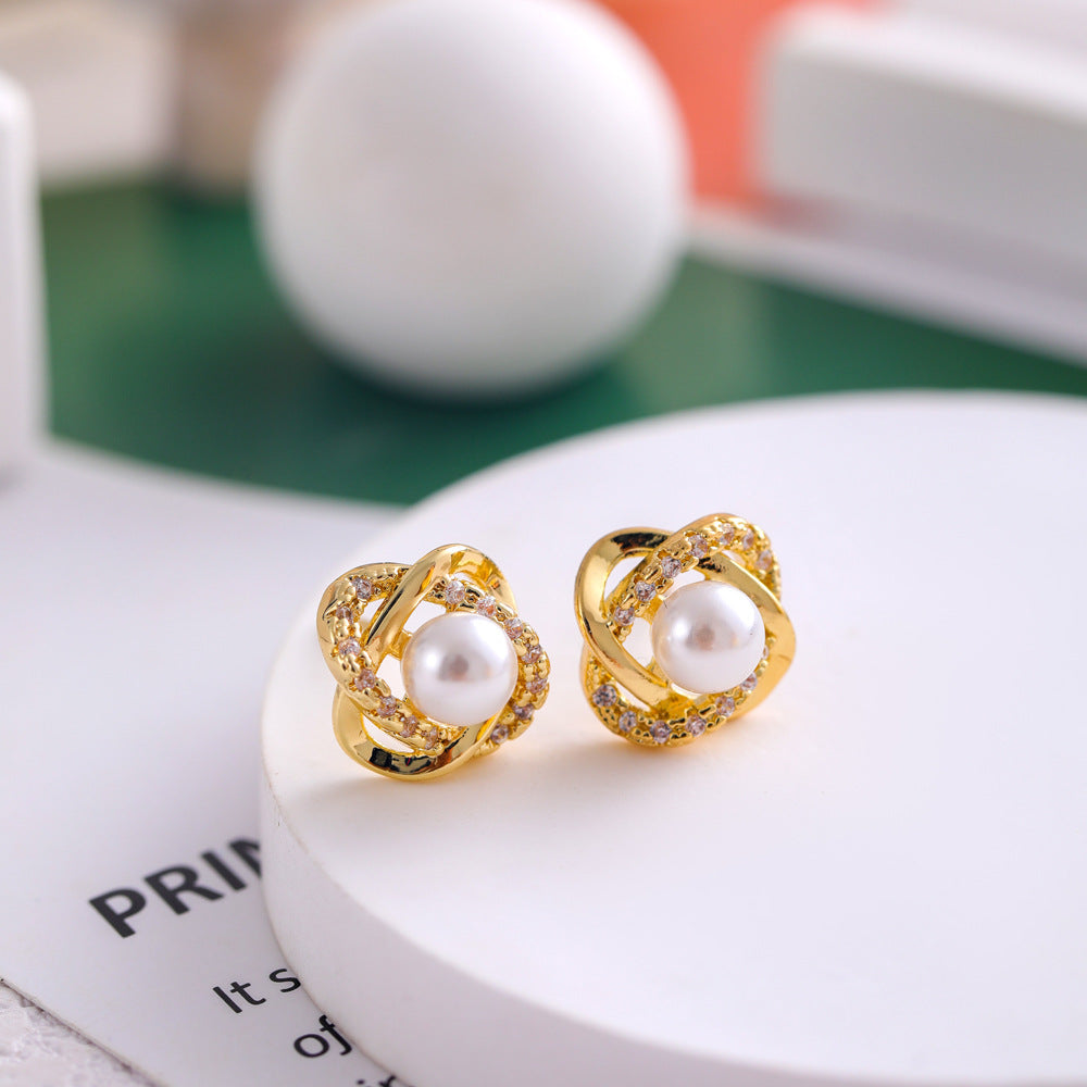 Women's Elegant Pearl High Sense Love Heart Earrings