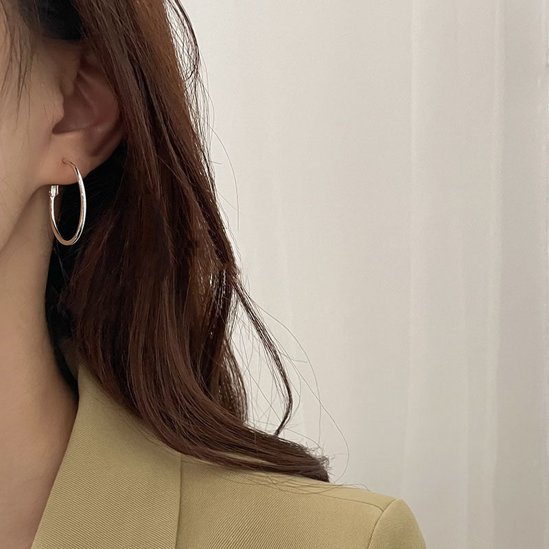 Go To The Windy Place Xu Earrings