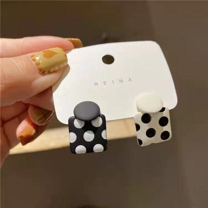 Women's Polka Dot Female Temperament High Sense Earrings
