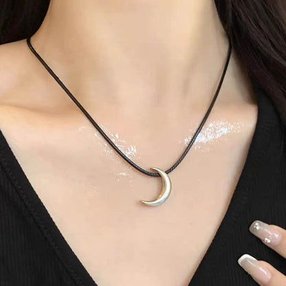 Layer Twin Moon Pendant Female Light Necklaces