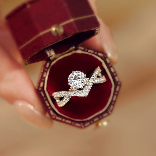 Women's High-grade V-shaped Line Simulation Moissanite Diamond Karat Rings