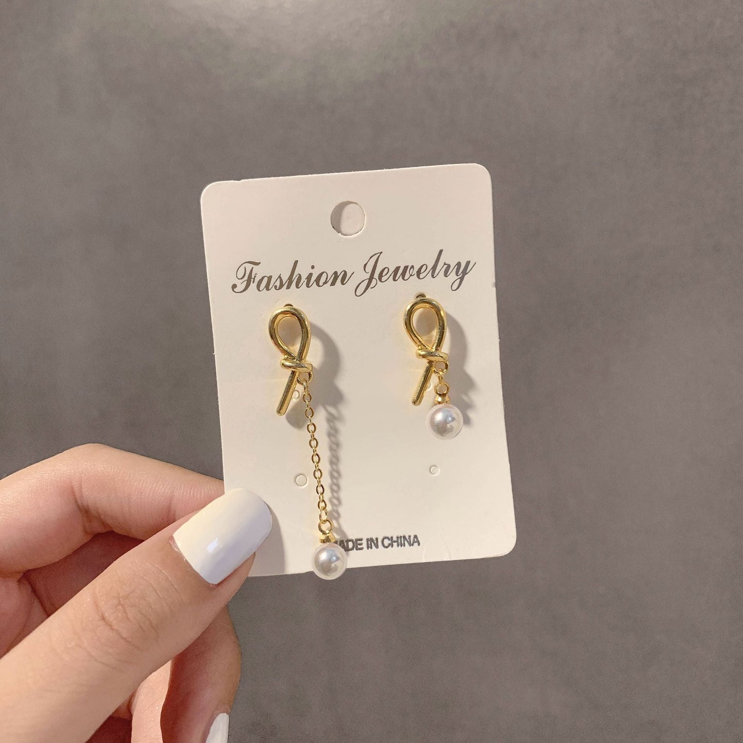 Female Simple Graceful Metal Quality Street Earrings