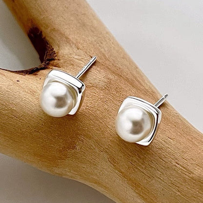 Women's Korean Luxury Pearl Niche Design High-grade Earrings