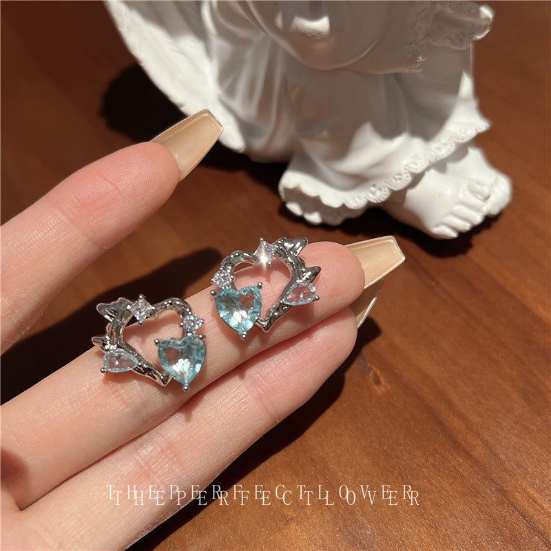 Heart-shaped Zircon Niche Design Cute Sweet Earrings