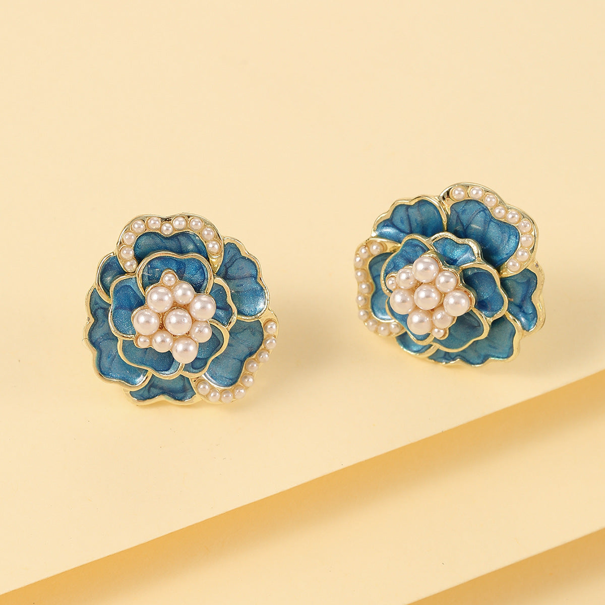 Pearl Fresh Sweet Green Enamel Light Earrings