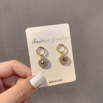 Female Simple Graceful Metal Quality Street Earrings