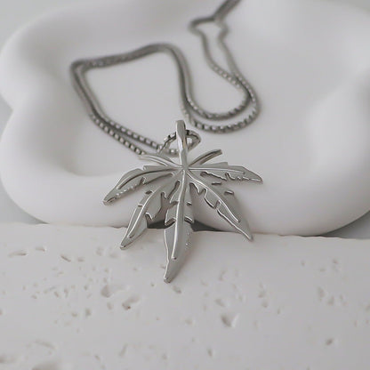 Women's & Men's Maple Leaf-shaped Accessories Street And Hip Necklaces