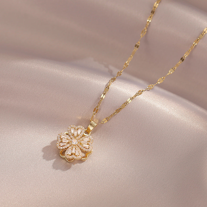 Women's Gold Electroplated Rotating Love Heart Flowers High-grade Necklaces