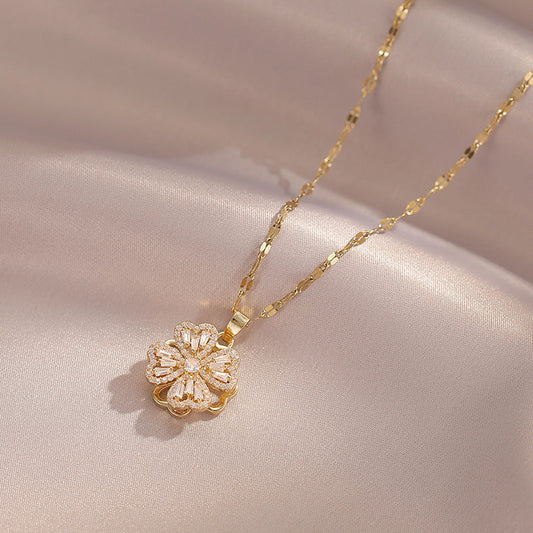 Women's Gold Electroplated Rotating Love Heart Flowers High-grade Necklaces