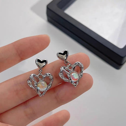 Women's Light Luxury Personality Sweet Cool Style Love Heart Earrings