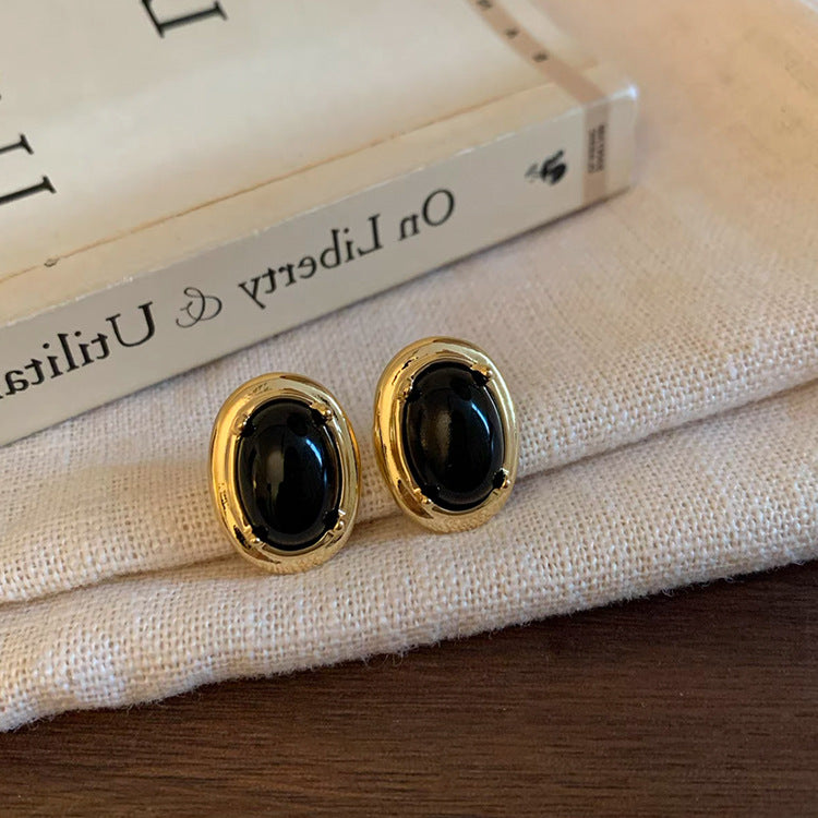 Women's Oval Metal Pearl For French Style Retro Earrings