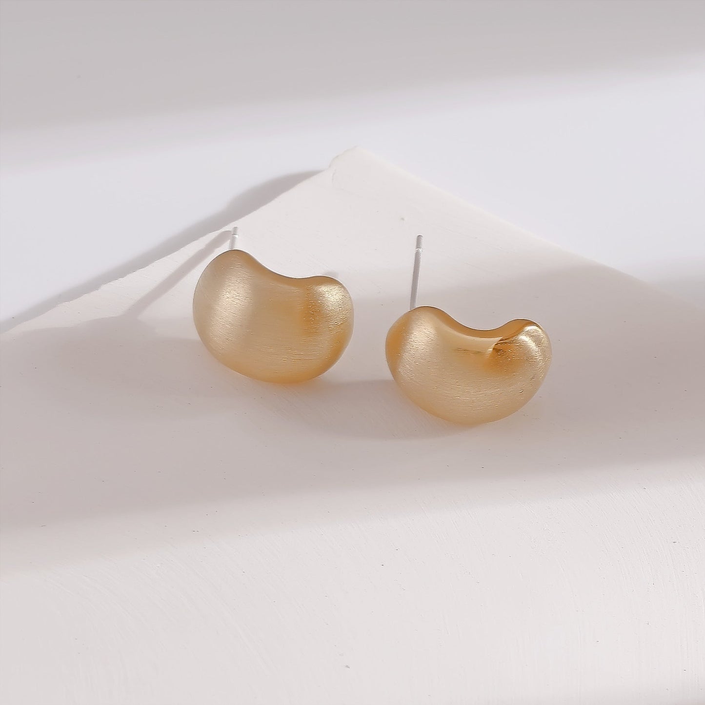 Women's Surrogate Shopping Exquisite Small Shaped Ear Earrings