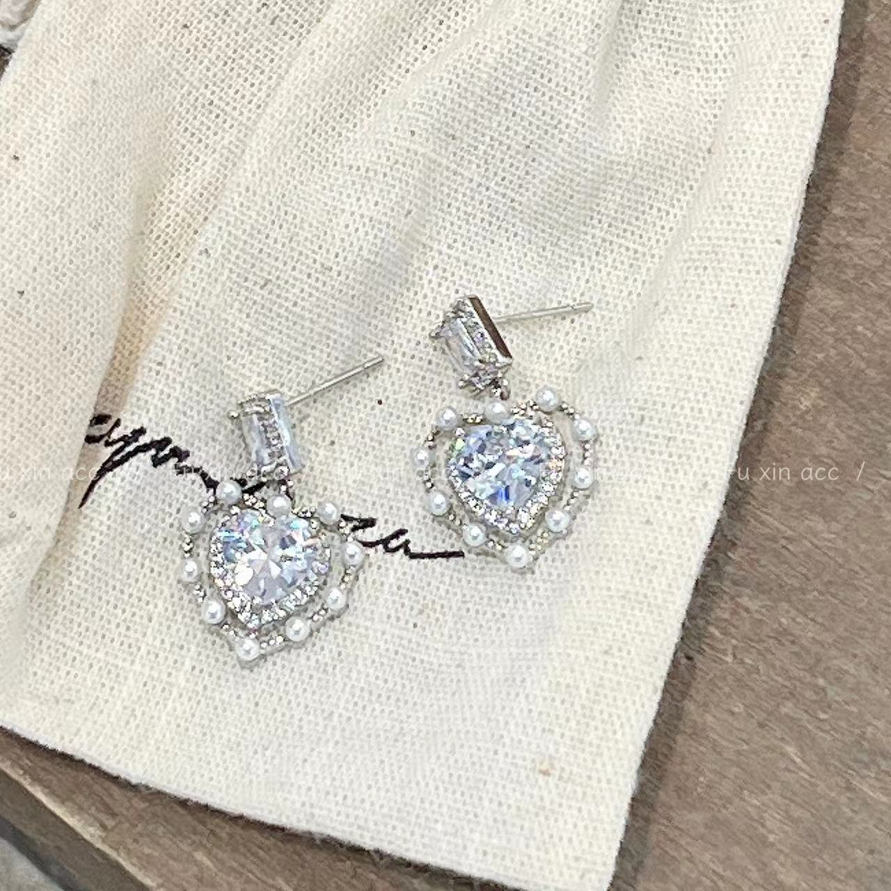 Heart-shaped Zircon Light Luxury Minority Sweet Earrings