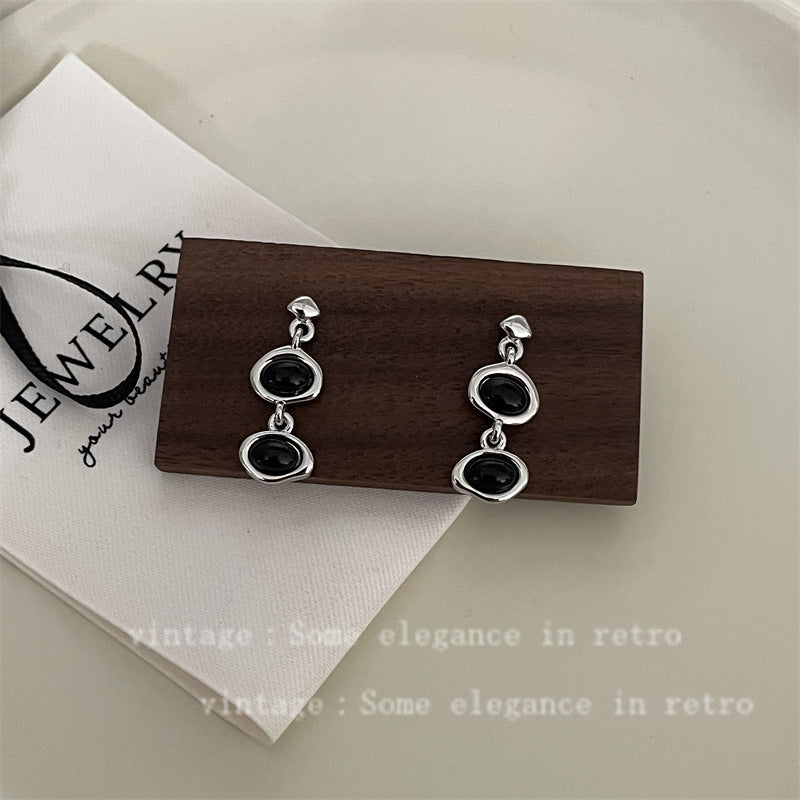 Vintage Court Black Long Niche Exaggerated Earrings