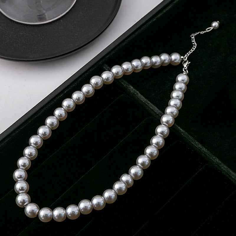 Women's French Style Retro Elegant Affordable Luxury Necklaces