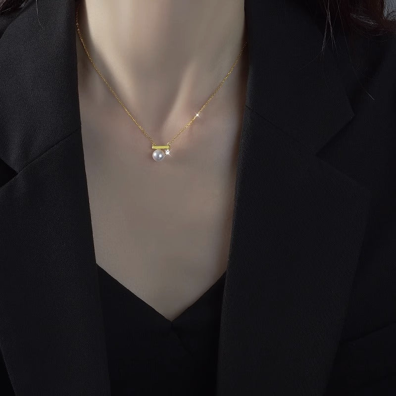 Women's Design Balance Beam Pearl Summer Collarbone Light Luxury Titanium Necklaces