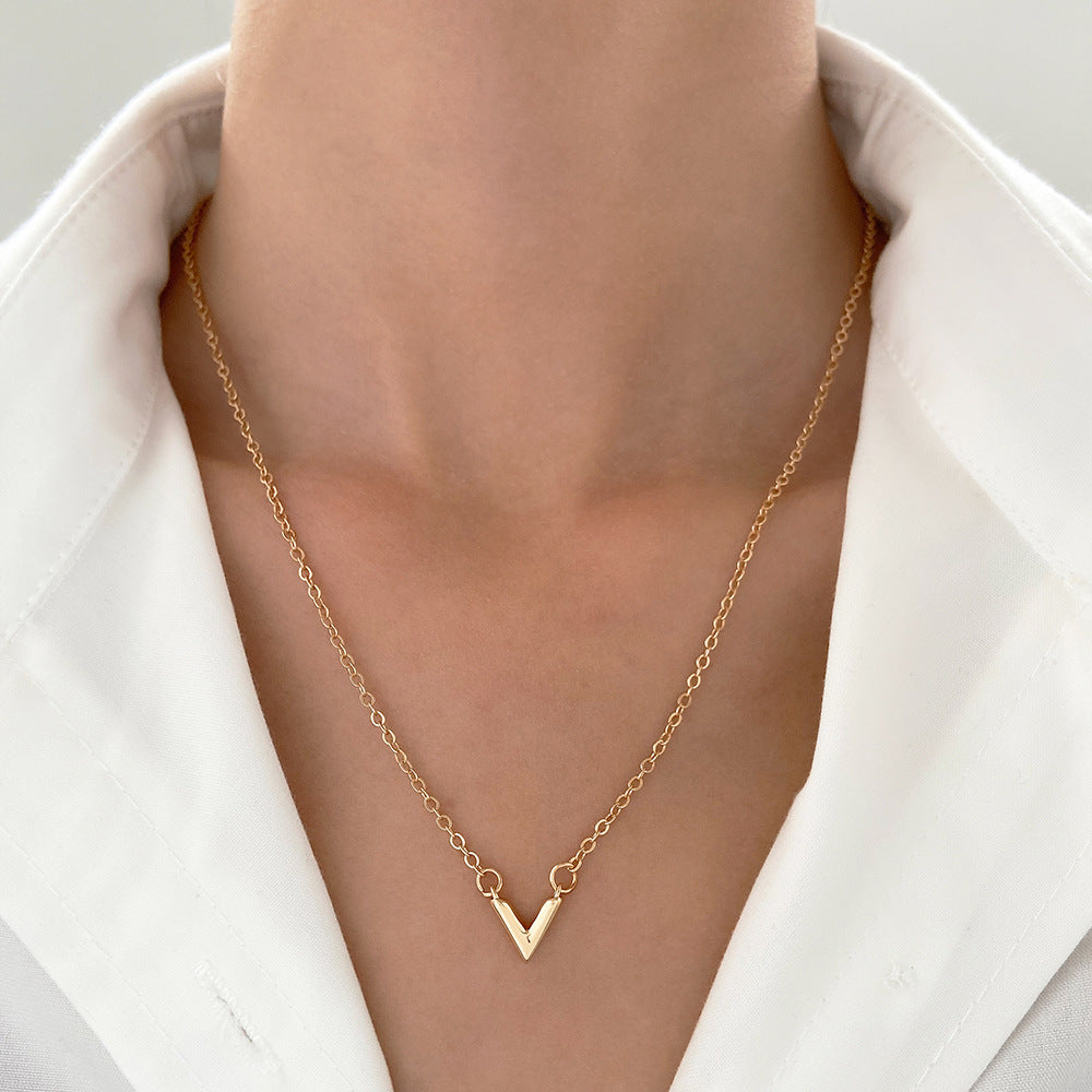 V-shaped Female Pendant Retro Fashion Elegance Necklaces