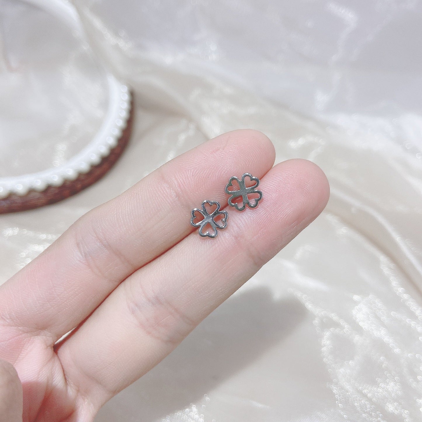 Sier Female Simple And Compact Delicate Earrings