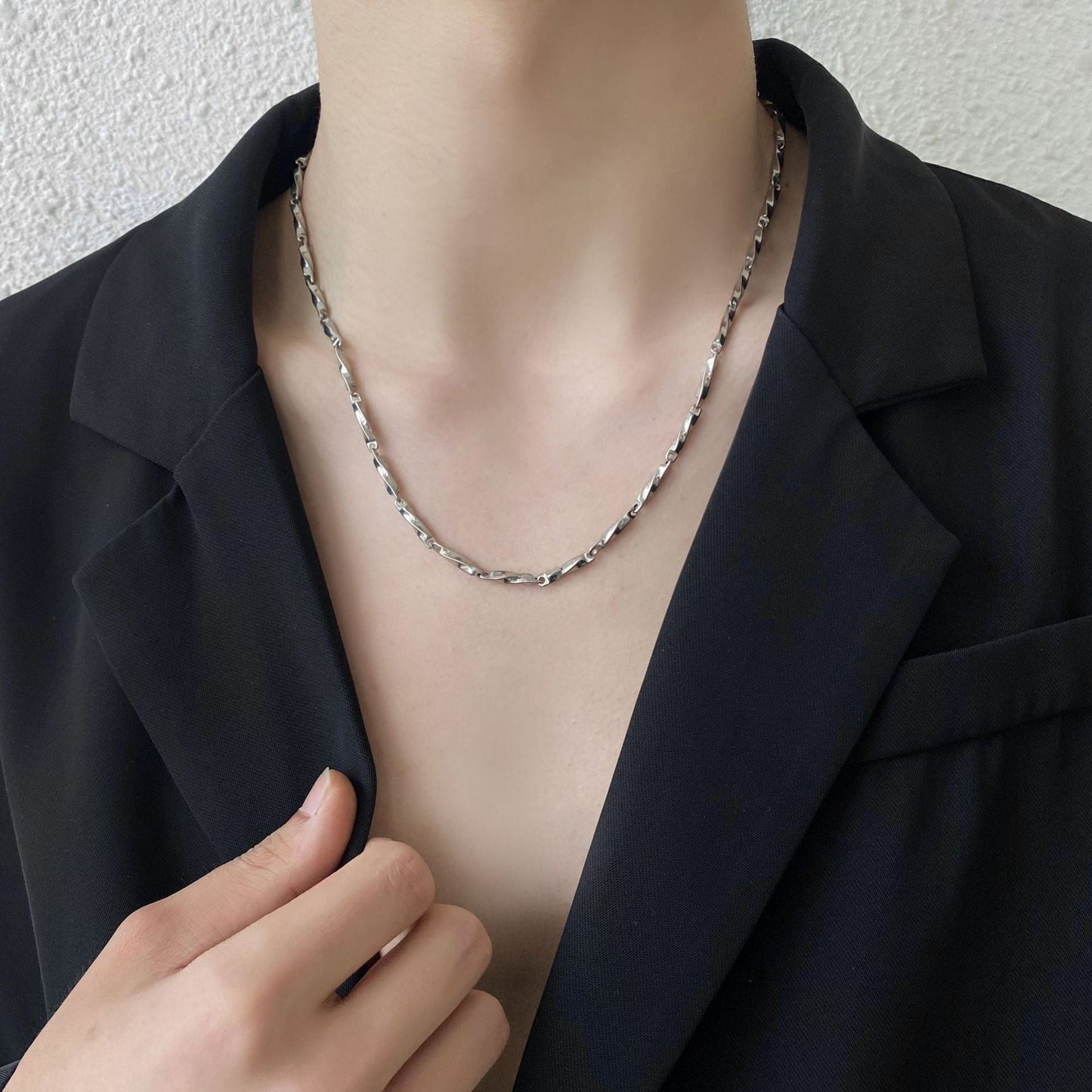 Men's Titanium Steel Handmade Mobius Chain High-grade Necklaces