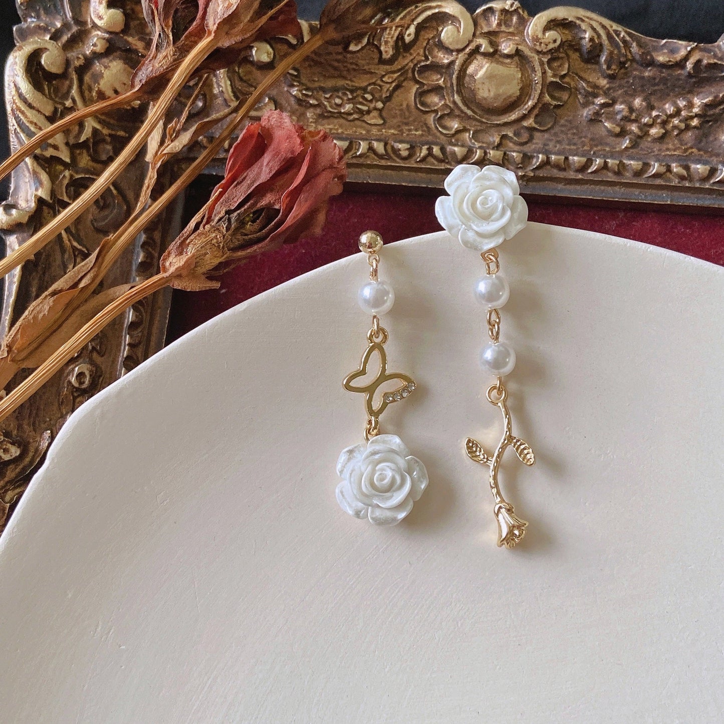 Elegant Retro Niche Gentle Asymmetric Butterfly Earrings