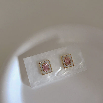 Sweet Pink Heart-shaped Zircon Female Niche Earrings