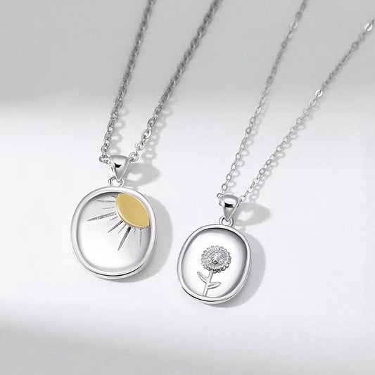 Women's & Men's & Fresh Flower Round Pendant Clavicle Chain Necklaces