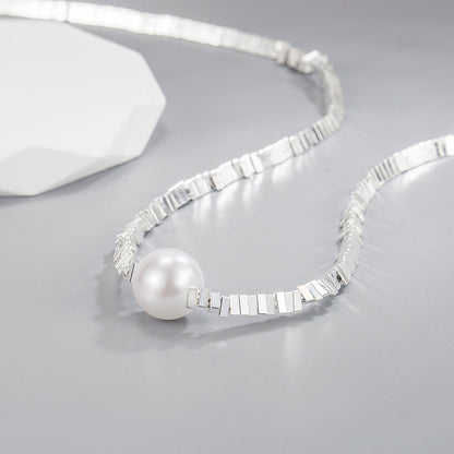 Women's Pearl Pendant Advanced Design Clavicle Chain Simple And Light Necklaces