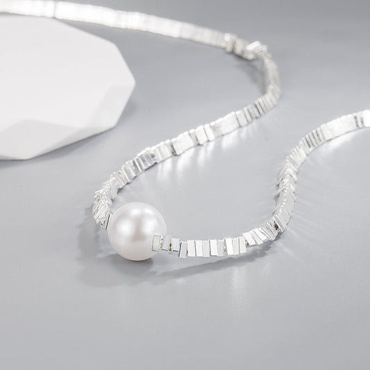 Women's Pearl Pendant Advanced Design Clavicle Chain Simple And Light Necklaces