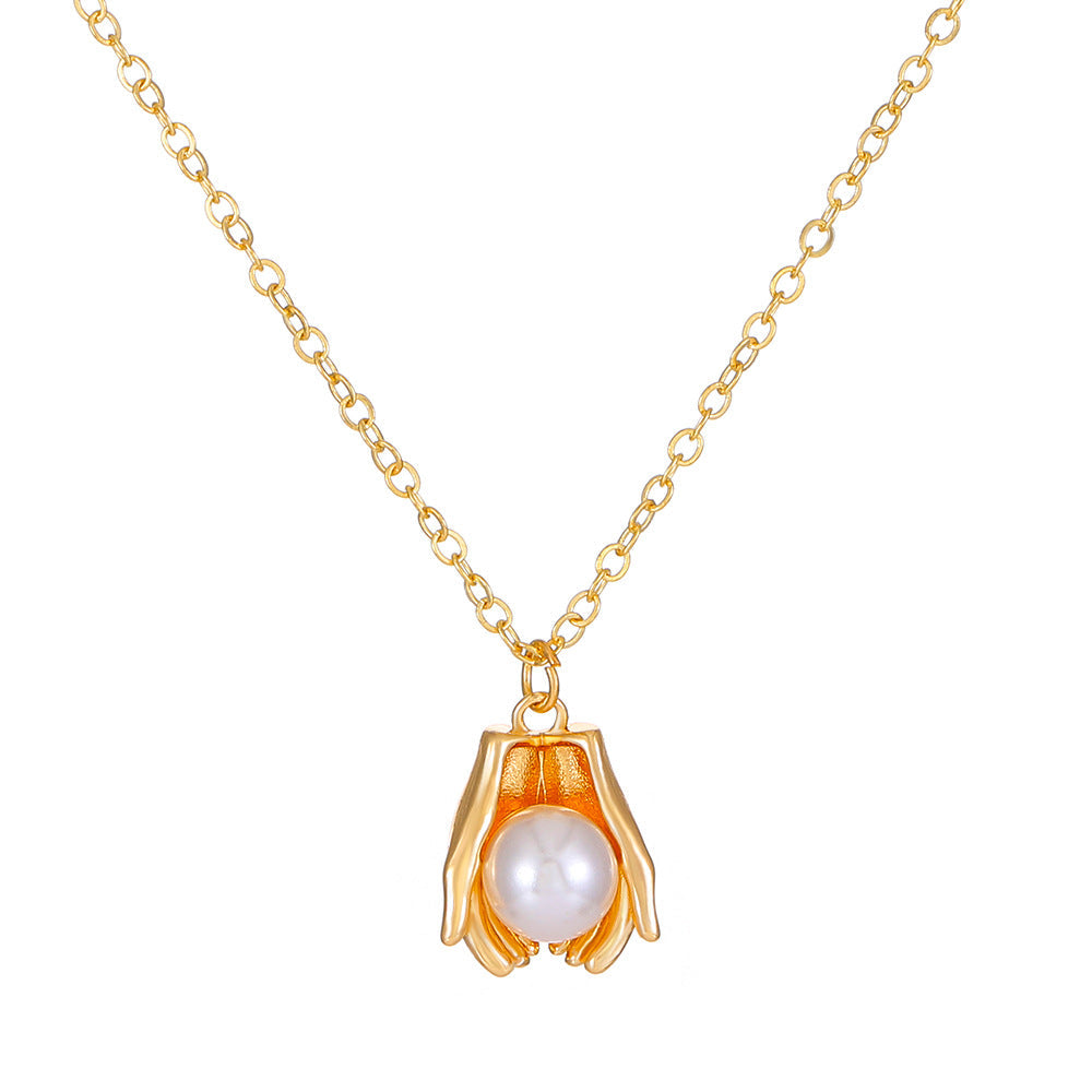 Women's Palm Pearl Retro Fashion Creative Clavicle Chain Necklaces