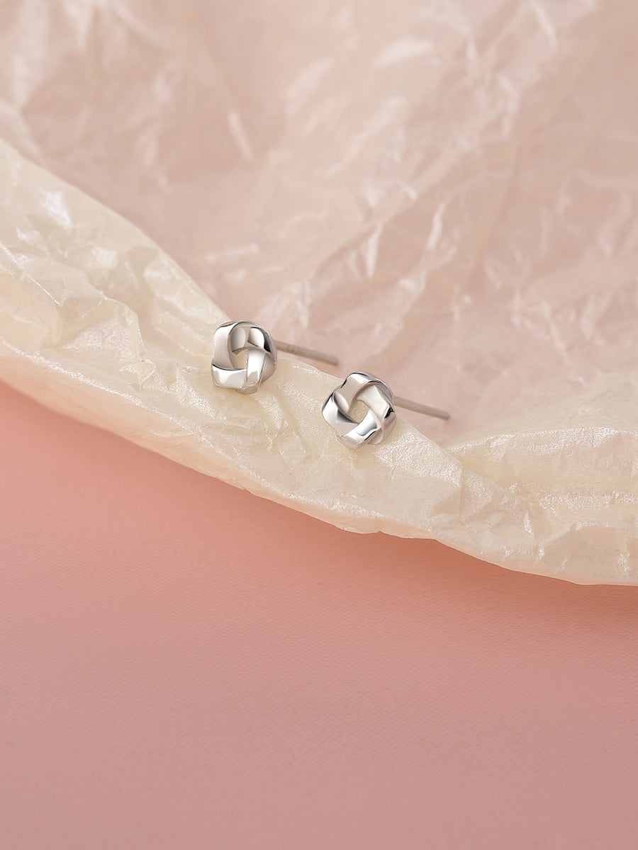 Women's Mobius Sier Needle Simple Fashion Mini Earrings