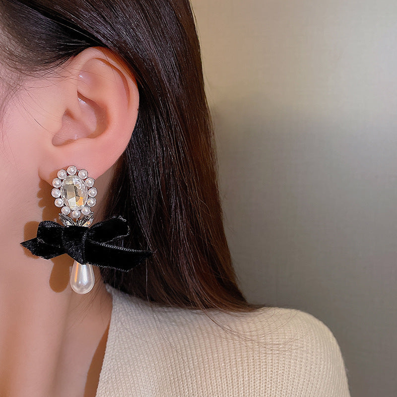 Women's Bow Light Luxury Personality High-grade Pearl Earrings