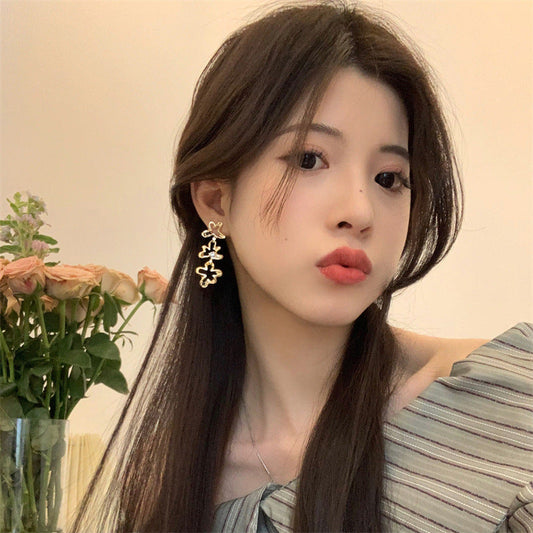 Women's Luxury Retro Zircon Gold Flower Fashionable Rings