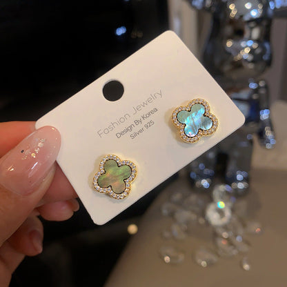 Women's Natural Shell Sier Gray Colored Light Earrings