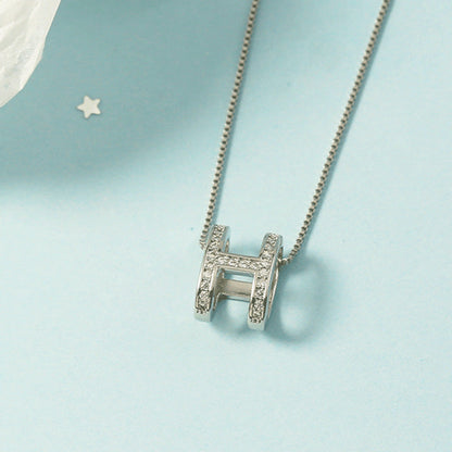 Women's Simple Personalized Letter Short Pendant Clavicle Necklaces