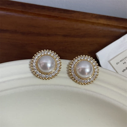 Women's Elegant Graceful High-grade Versatile Retro Diamonds Earrings