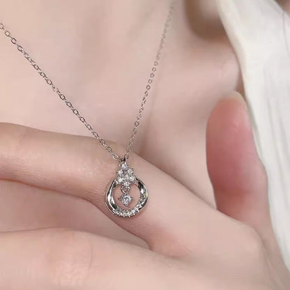 Luxury Minority Clover Design Temperament Clavicle Necklaces