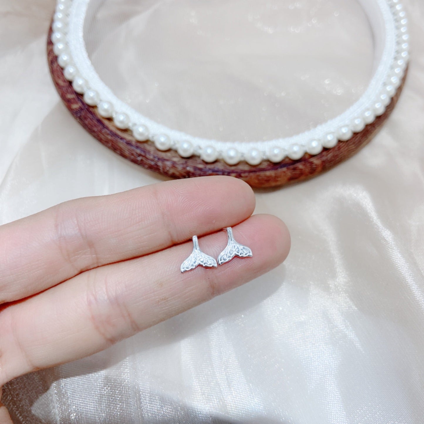 Sier Female Simple And Compact Delicate Earrings