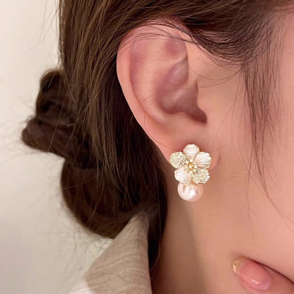 Women's French Style Temperament White Flower Pearl Earrings
