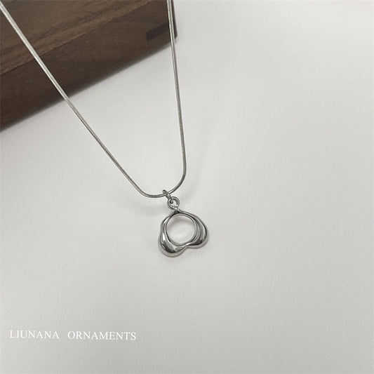 Hollow Metal Minimalist Female Special Interest Necklaces