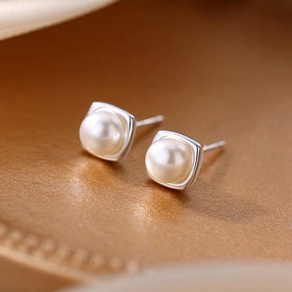 Women's Korean Luxury Pearl Niche Design High-grade Earrings