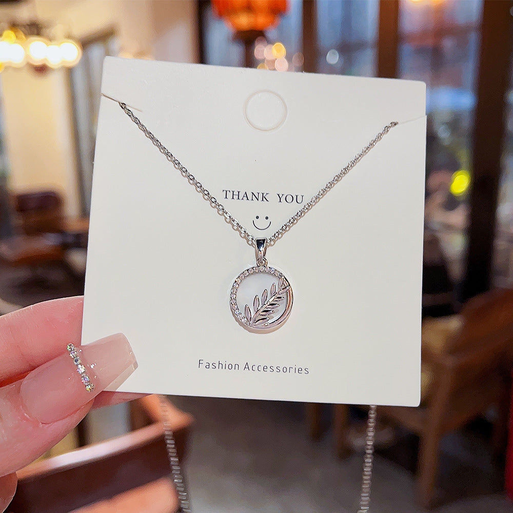 Women's Leaves Round Versatile Style Simple Pendant Necklaces