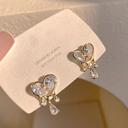 Women's Elegant Pearl High Sense Love Heart Earrings