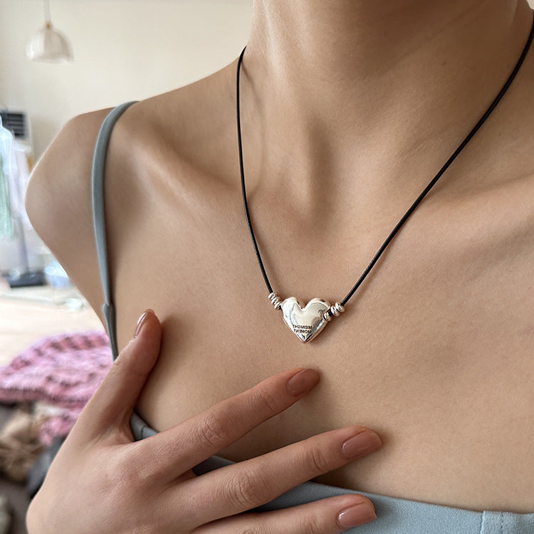 Women's Metal Heart Design Sense Niche Retro Necklaces