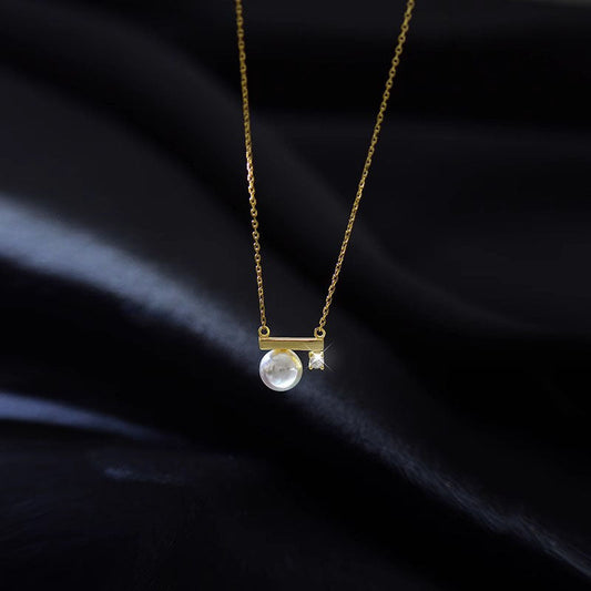 Women's Design Balance Beam Pearl Summer Collarbone Light Luxury Titanium Necklaces